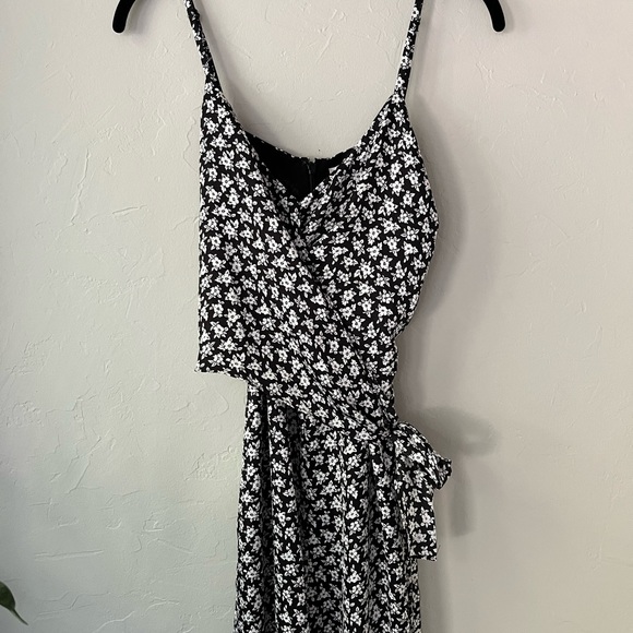 🖤MICHAEL KORS FLORAL PRINT TIE WAIST JUMPSUIT S - Picture 4 of 5